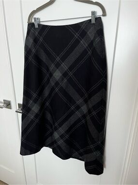 Vintage Jones New York 100% Wool WA-Line Plaid Midi Skirt in Black and Gray